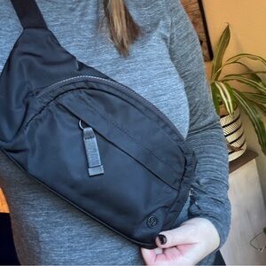 Large Lululemon belt bag